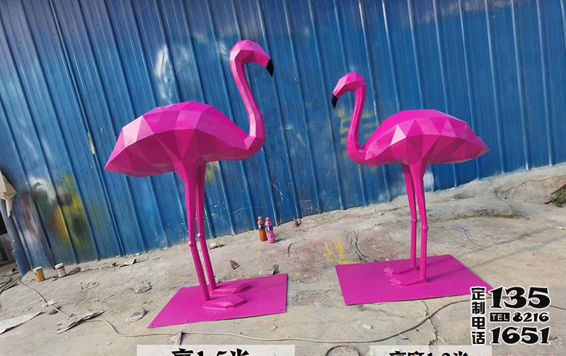 景區(qū)玻璃鋼彩繪幾何火烈鳥(niǎo)雕塑 景區(qū)玻璃鋼彩繪幾何火烈鳥(niǎo)雕塑