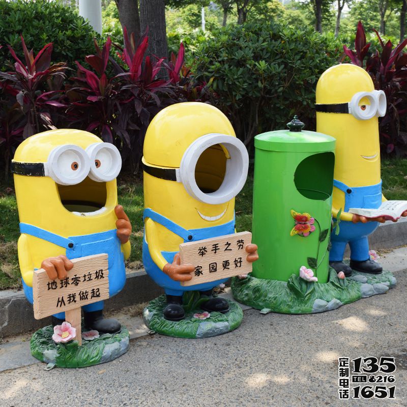 兒童樂園門口擺放小黃人卡通玻璃鋼垃圾桶雕塑 兒童樂園門口擺放小黃人卡通玻璃鋼垃圾桶雕塑