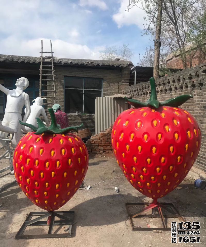 農(nóng)場玻璃鋼仿真水果草莓雕塑 農(nóng)場玻璃鋼仿真水果草莓雕塑